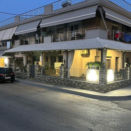Avra Comfort Rooms - Family Nea Poteidaia Exterior photo